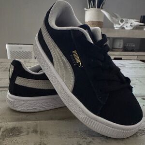 Puma Kids Sneakers - Black and White